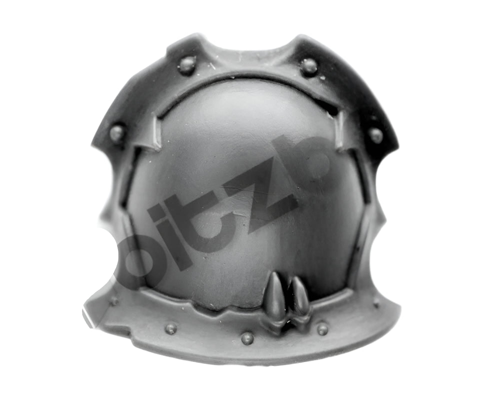 Chaos Space Marine Havocs Shoulder Pad B